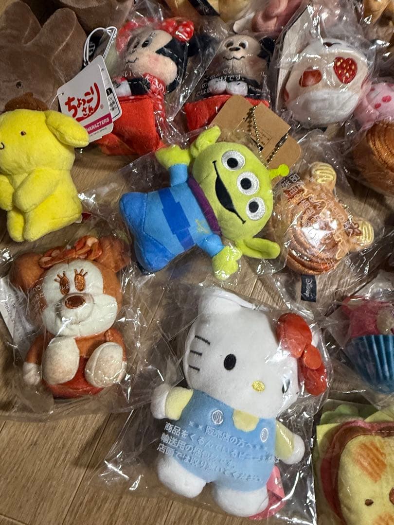 【まとめ売り】キャラクター ぬいぐるみ 20点 サンリオ ディズニー 他 新品
