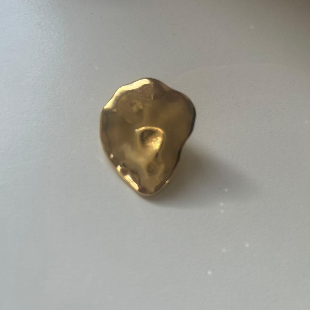 【値下げしました】Eaphi 2025aw ゴールドメタル非対称ピアス