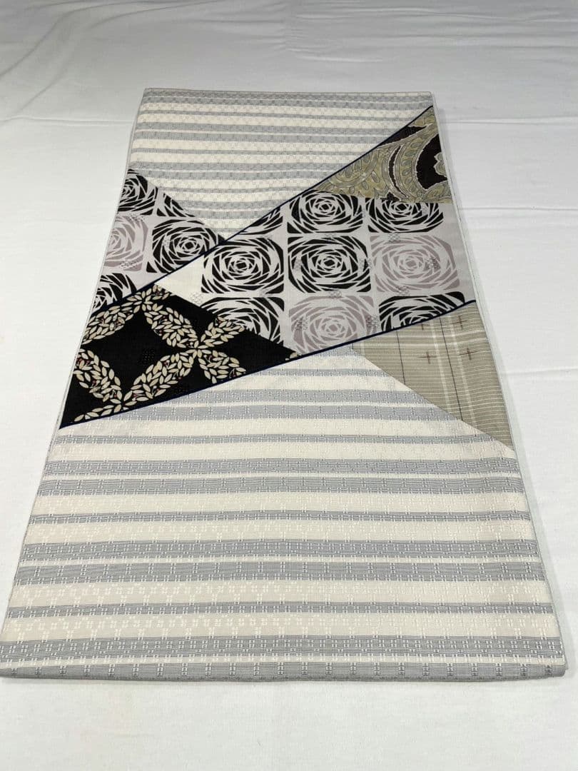 売約済み【おきもの愛好家向き】★★新年未使用　正絹　切り嵌め袋帯★★