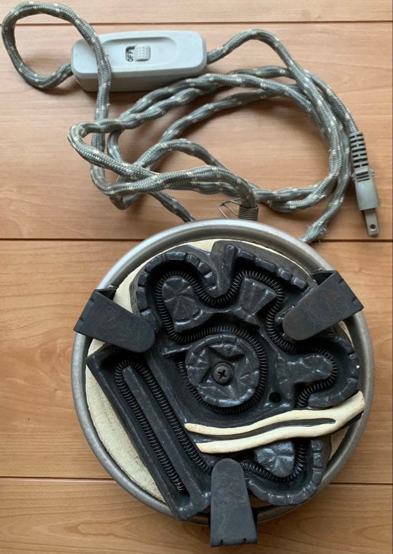 茶道具　鉄風炉　電気ヒーターと台座付き