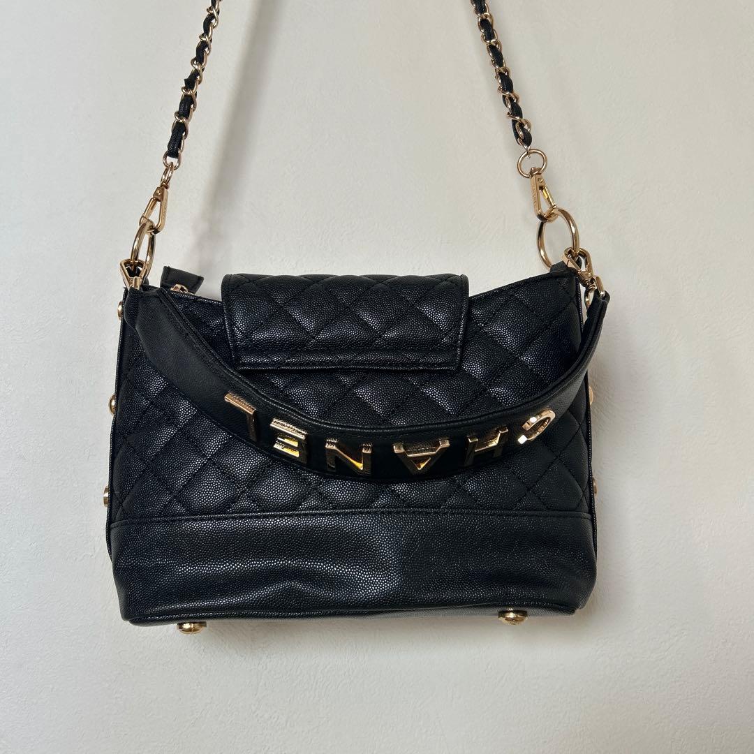 ブラックショルダーバッグ　ノベルティ　CHANEL