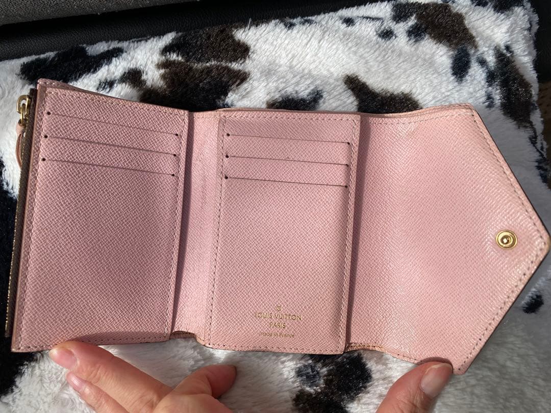 ポルトフォイユ ヴィクトリーヌ 三つ折り モノグラム ピンク ローズバレリーヌ