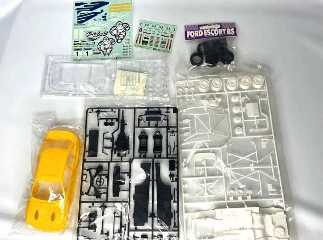 新品MICHELIN Pilot FORD プラモデル　プラモ　車　フォード