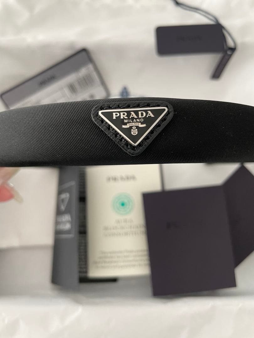 PRADA カチューシャ