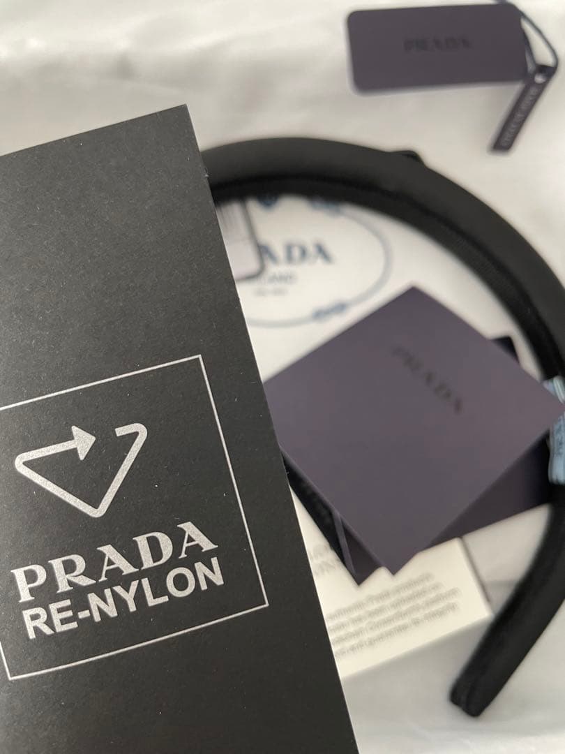 PRADA カチューシャ