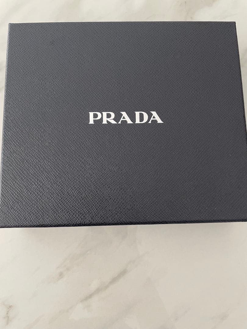 PRADA カチューシャ