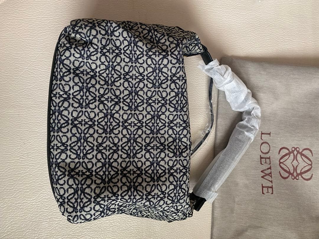 LOEWE ロゴパターン ショルダーバッグ