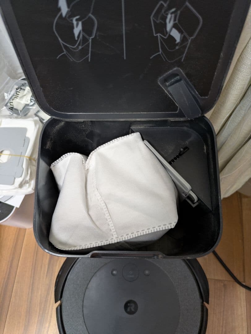 中古　ロボット掃除機 本体 ブラック　i3 ルンバ