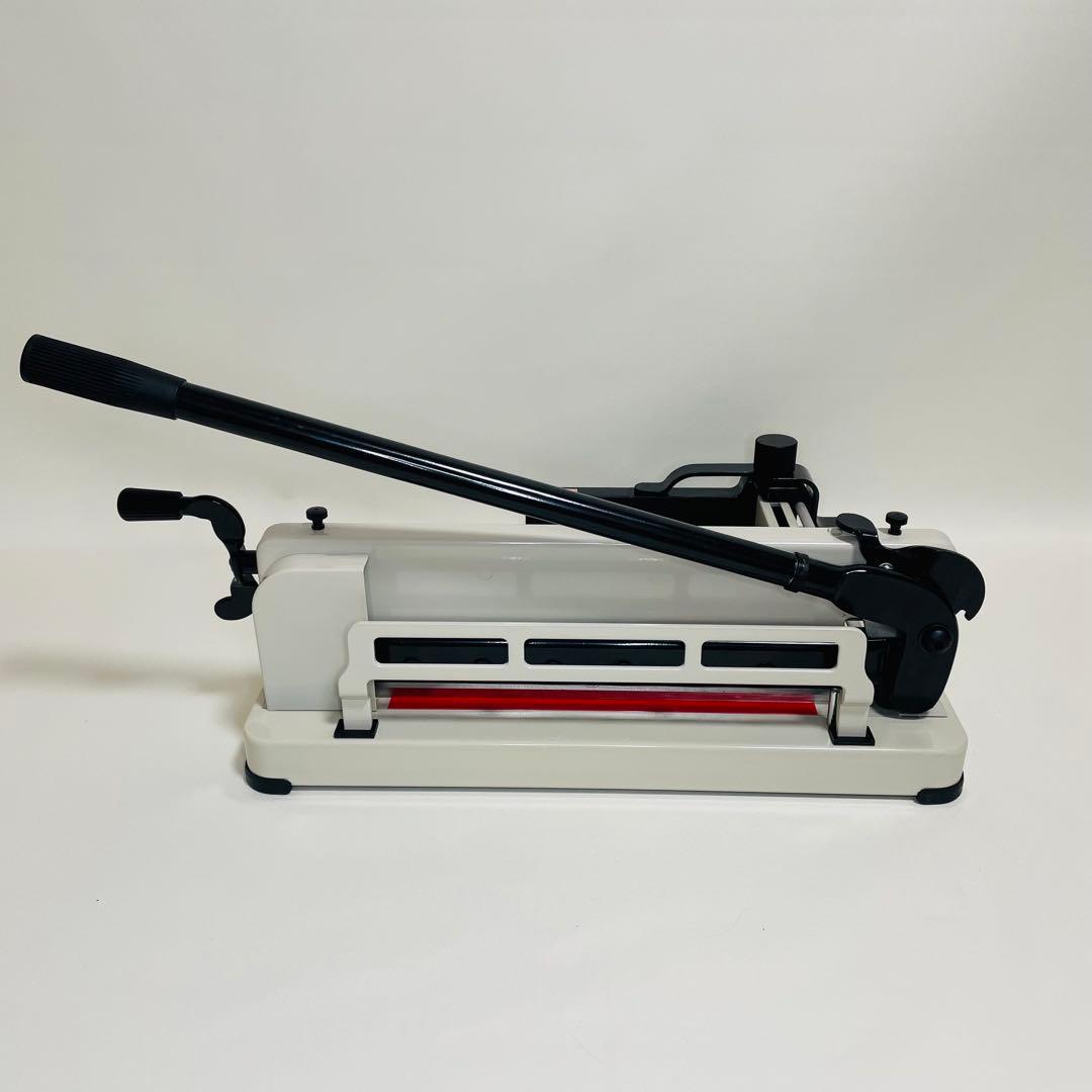 【美品】ペーパーカッター 裁断機 A4対応 手動裁断