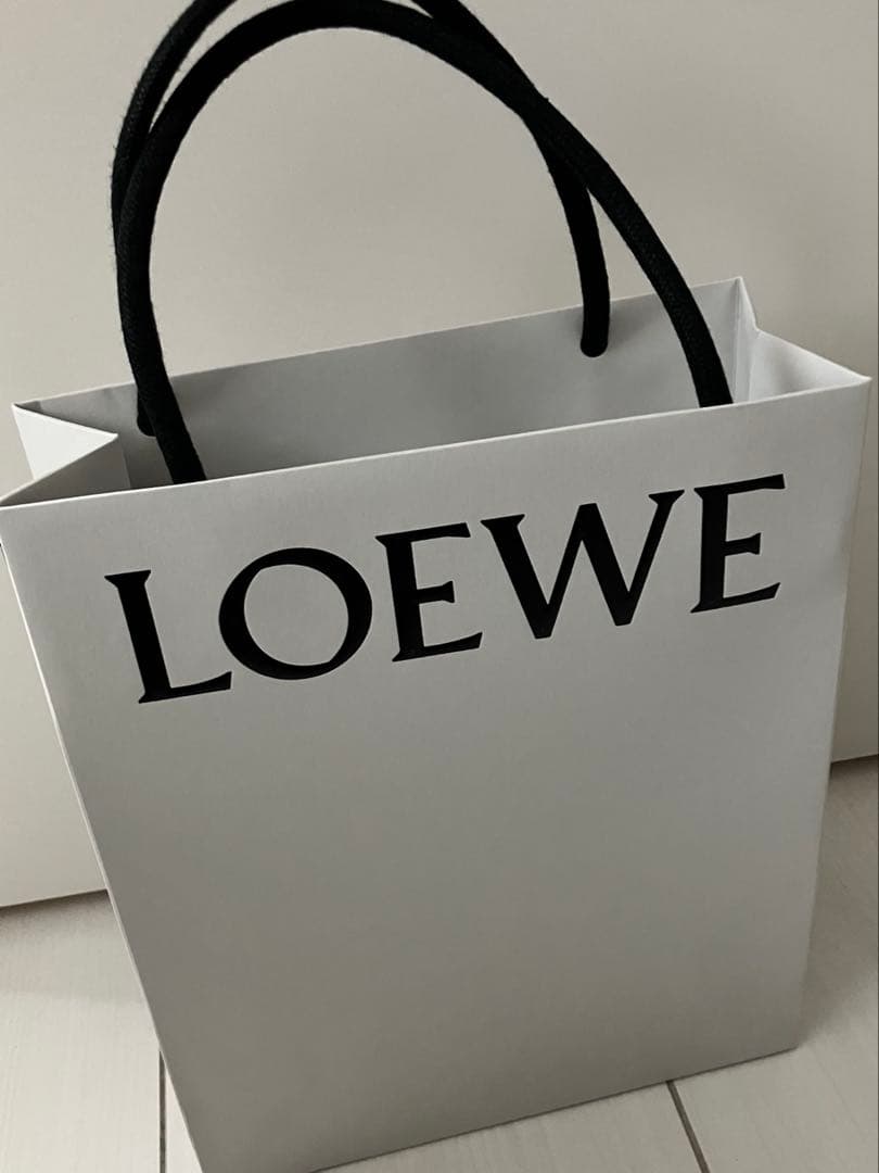 【新品未使用】 LOEWE グレー カード ケース・小銭入れ
