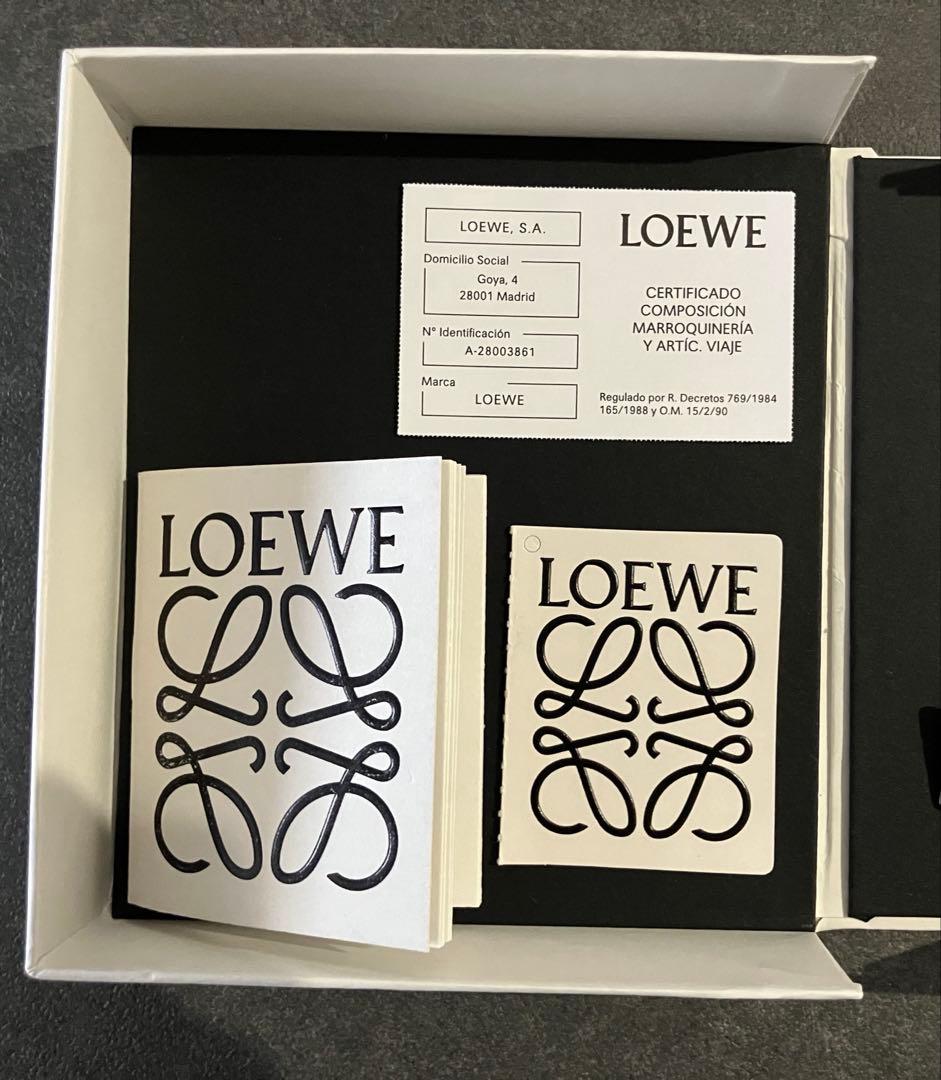 【新品未使用】 LOEWE グレー カード ケース・小銭入れ