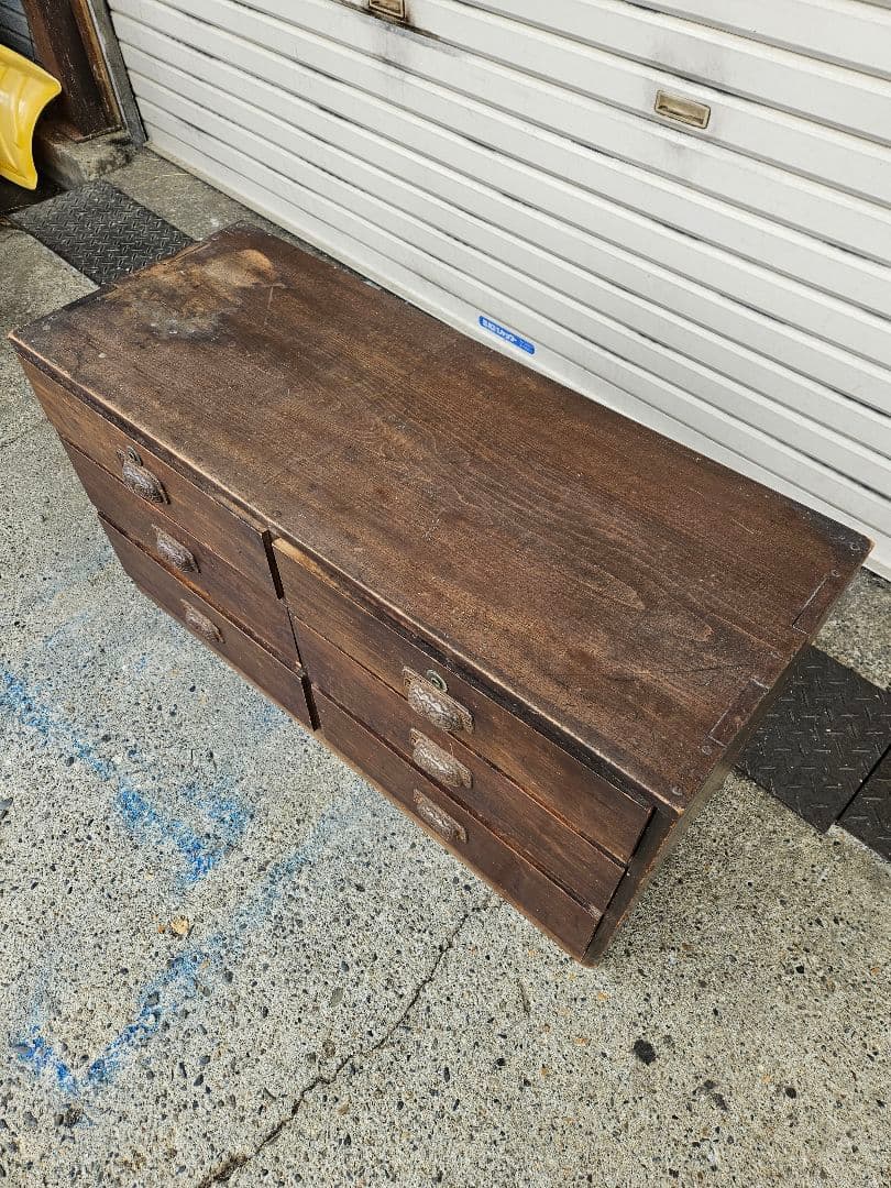 日本のアンティーク 古い木の箪笥 抽斗 6杯 引出し チェスト 飾り棚 木製