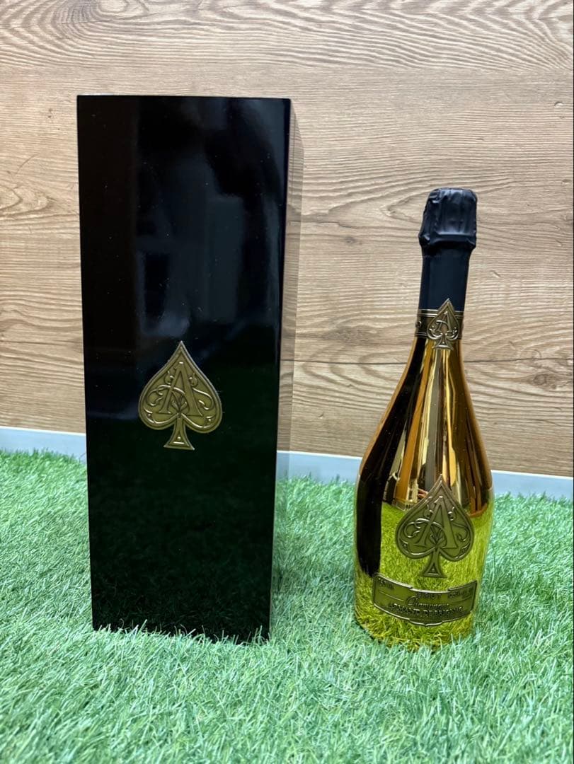 Armand de Brignac ゴールド シャンパン