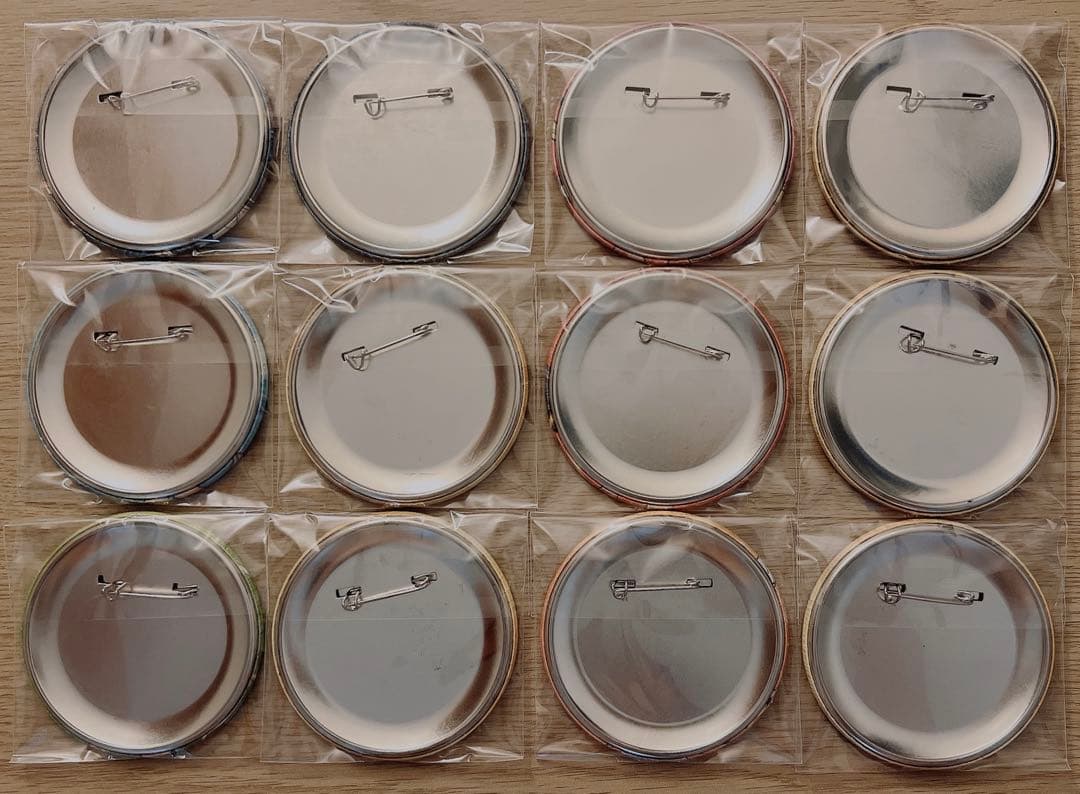 セーラームーン モンスト ホログラム 缶バッジ コンプリート