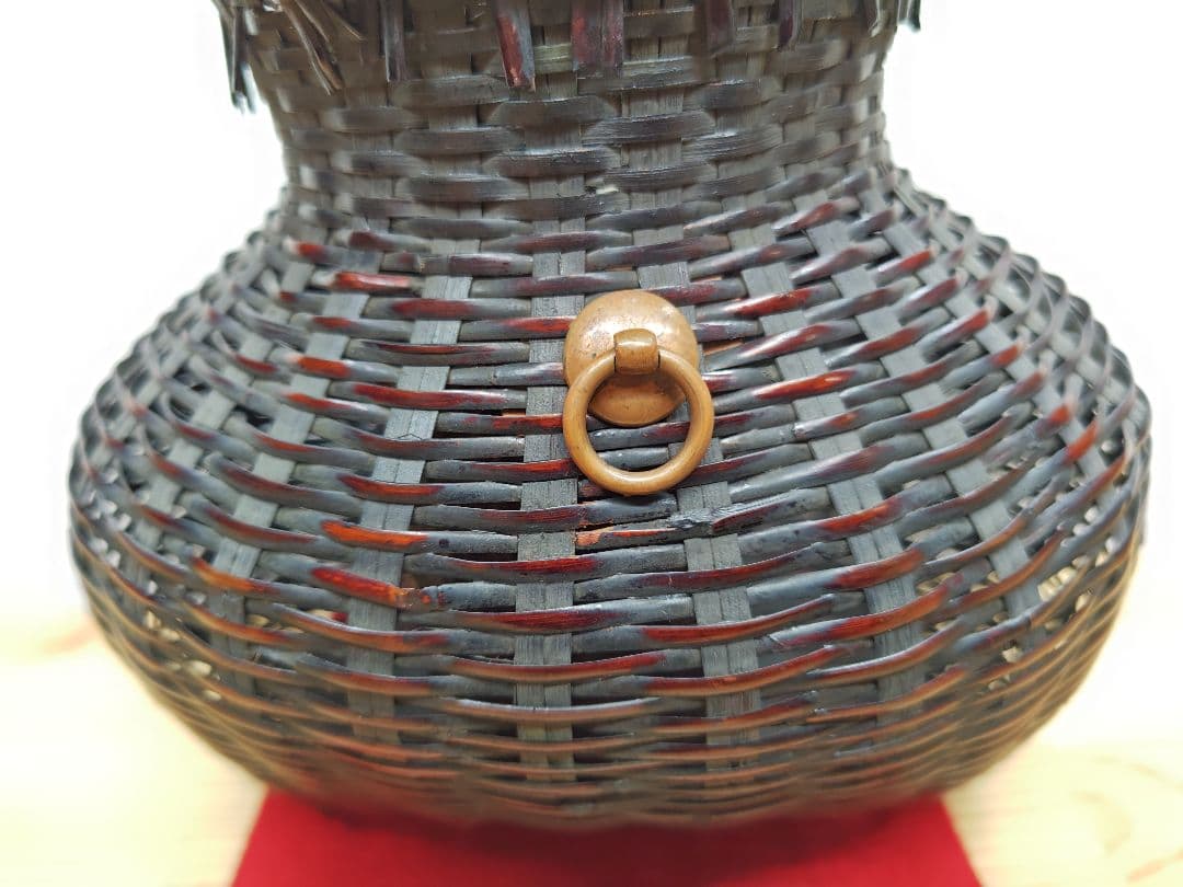 送料込【逢絢亭】茶道具 花入 花籠 花篭 唐物写 落としは竹製 篭師 鈴木竹朋斎