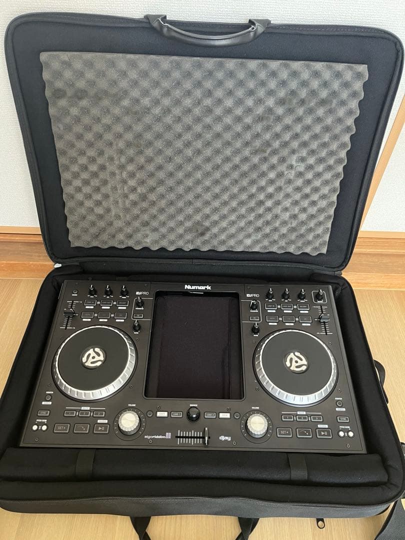 ⑤Numark iDJ Pro iPad用 DJコントローラー ケース付き