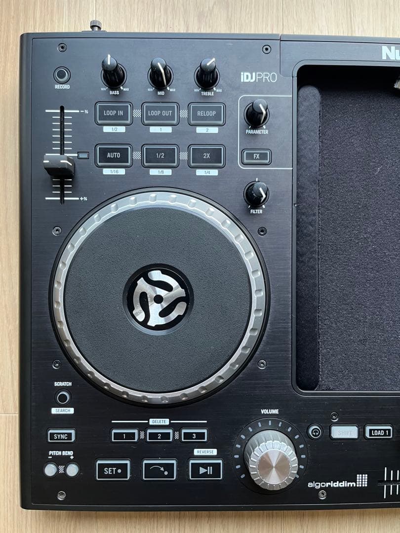 ⑤Numark iDJ Pro iPad用 DJコントローラー ケース付き