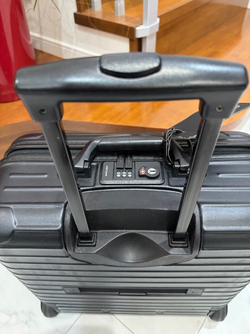 ビジネストローリー RIMOWA サルサ 黒 2輪 軽量 出張に良い機内持込可