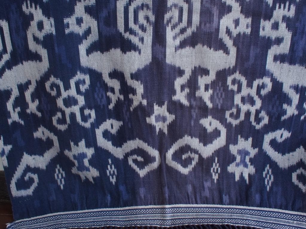 スンバ島藍染イカット