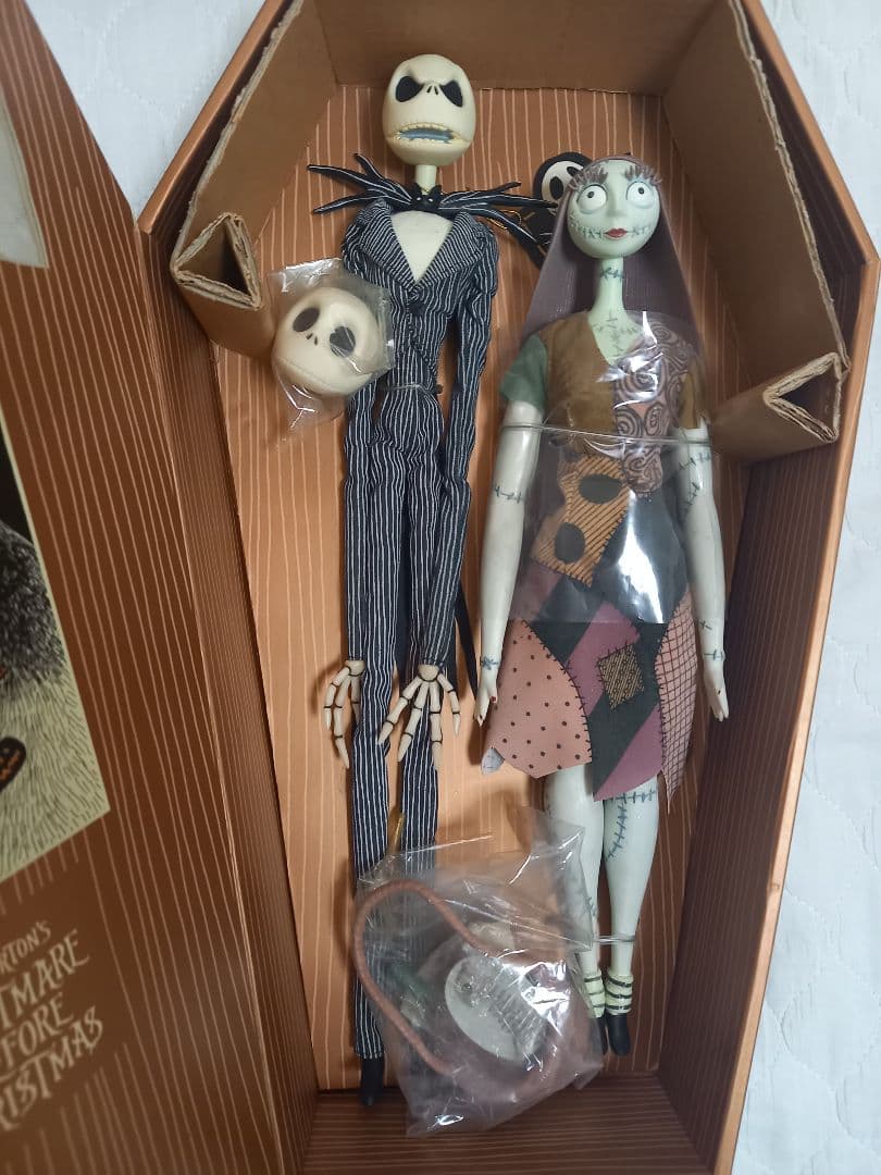 ジャック＆サリー フィギュアセット　限定6000体　ナイトメアビフォアクリスマス