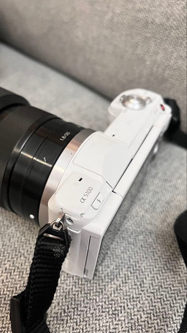 Sony a5100 f1.8/35mmレンス付き