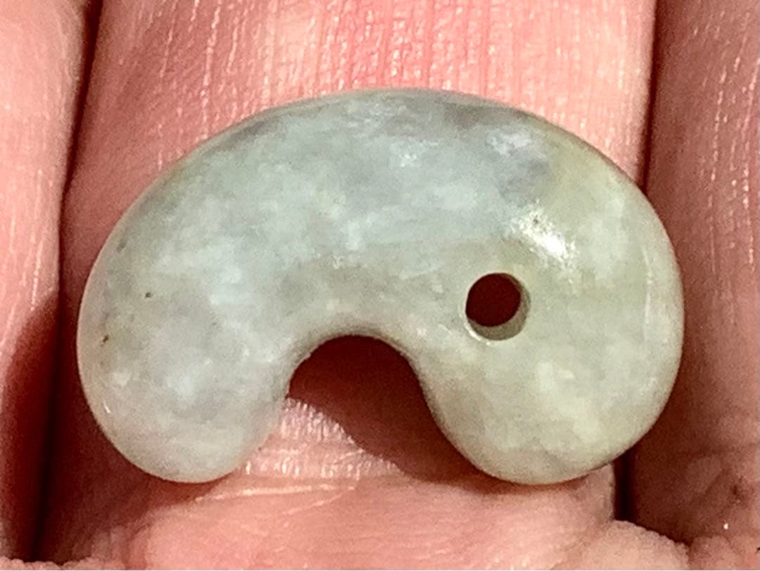 ✳極上肌‼️氷紋様‼️ ソーティング付アイスジェイド糸魚川翡翠勾玉本物‼️高額材料使用