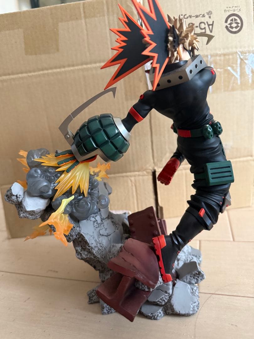 爆豪勝己 コトブキヤ フィギュア オールマイト銅像おまけ付き