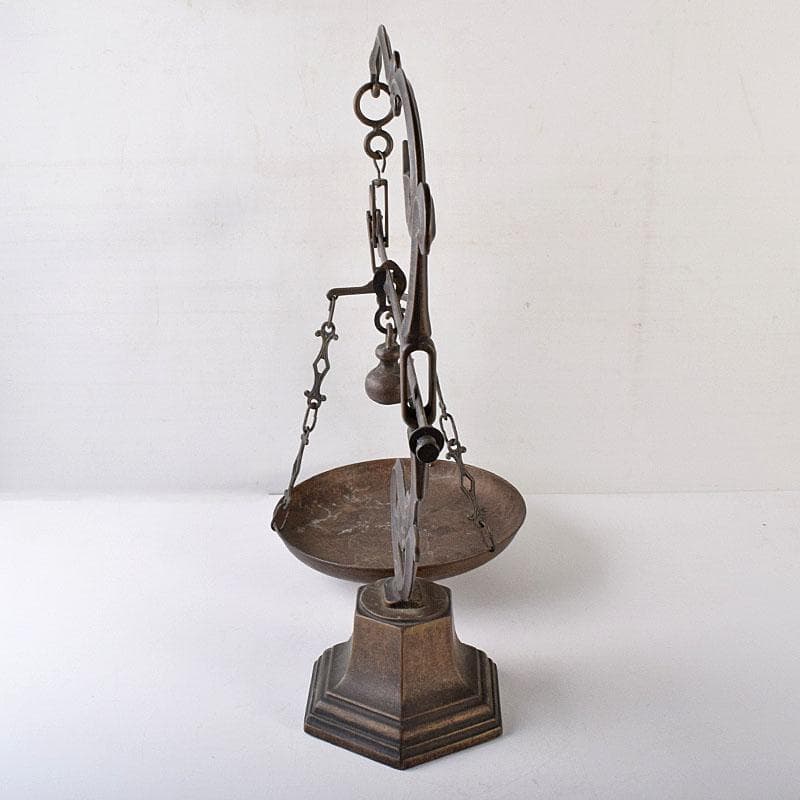 アンティーク　真鍮製　天秤はかり　置物　重さ約4.5㎏　M　R8127B