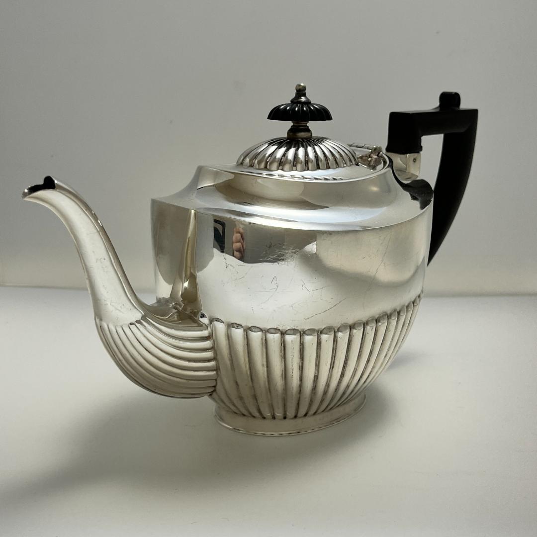 【英国】 クイーンアンスタイルのティーセット 4点 ティー/コーヒーポット