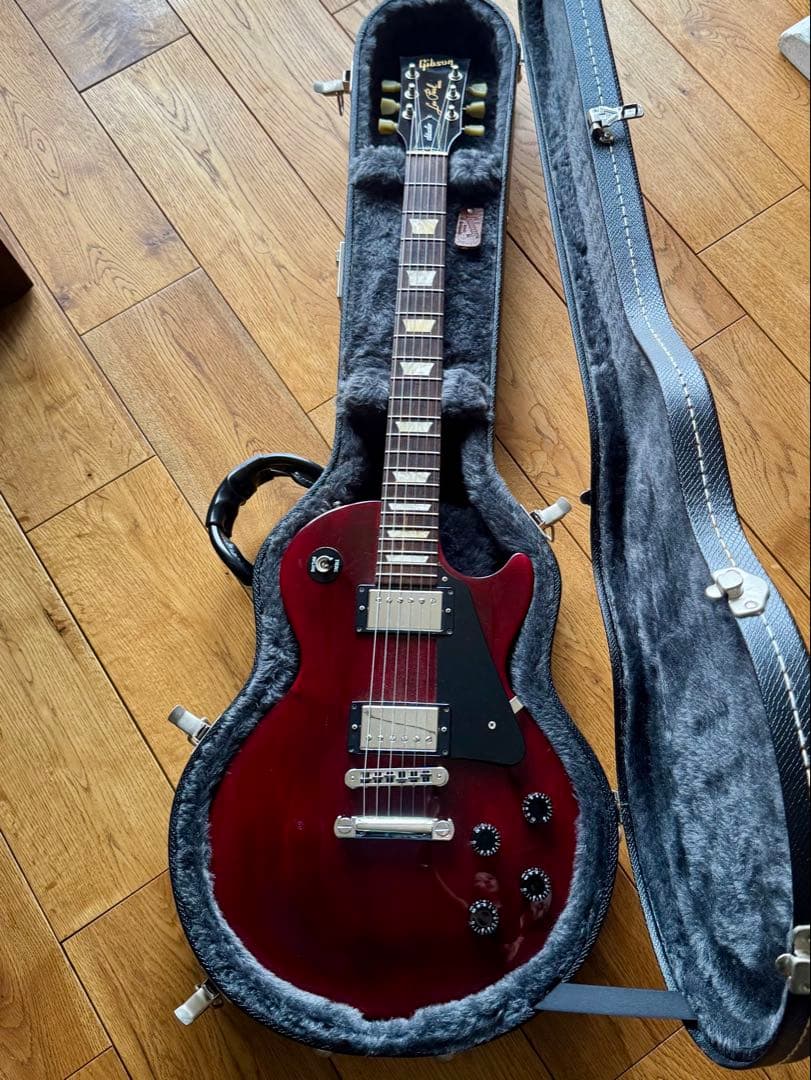 Gibson Les Paul Studio 赤 ハードケース付き
