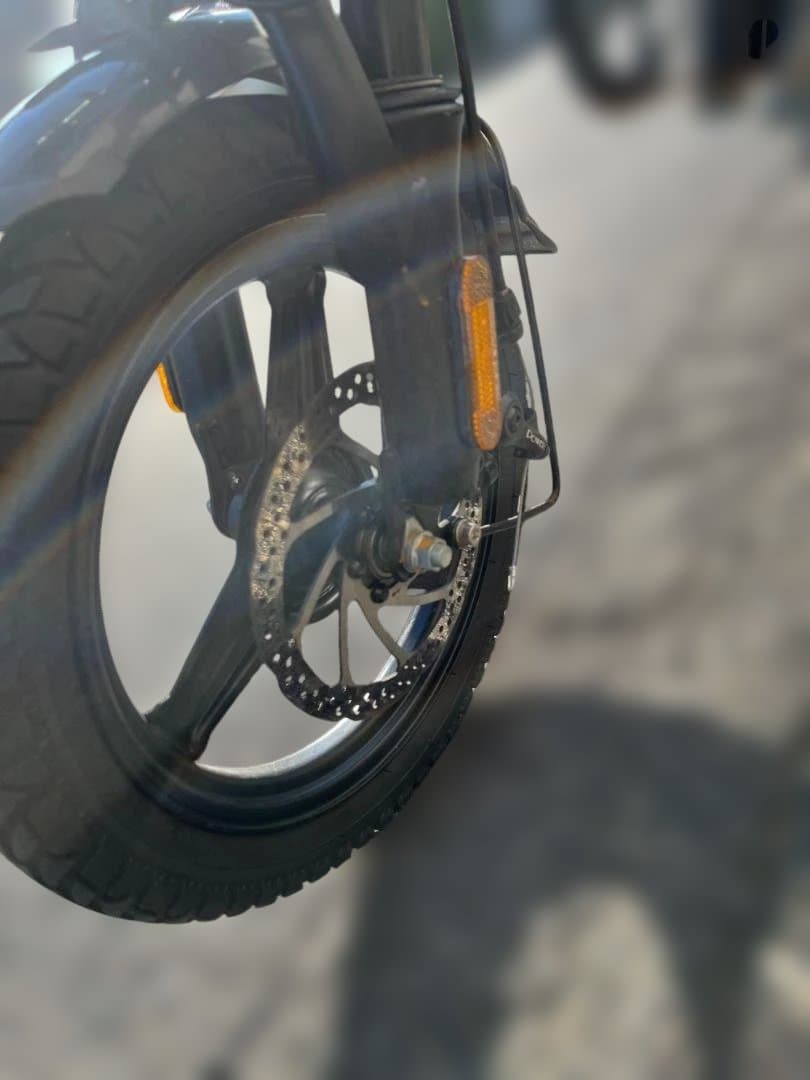 愛知県名古屋市発　折りたたみ機構付き電動アシスト自転車