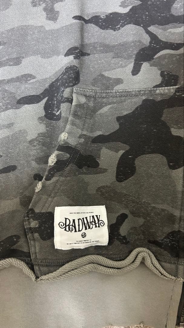 BAD WAY 迷彩グレー ジップアップパーカー ケンタウロス健太さん着用