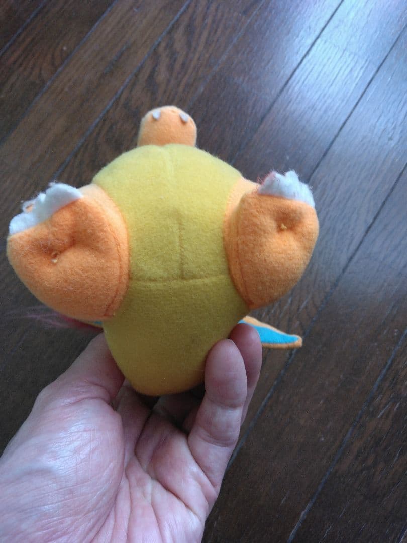 とても古いリザードンのぬいぐるみ