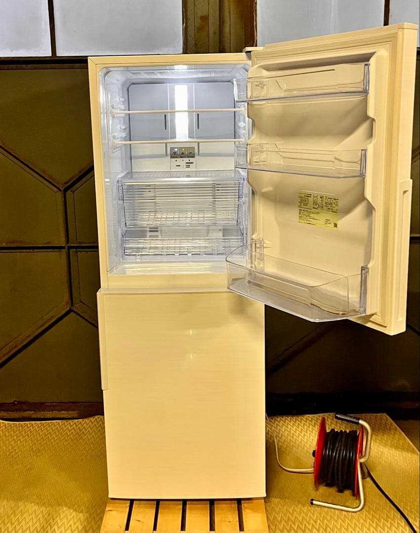 ③【送料無料】美品2023年製SHARP冷凍冷蔵庫 SJ-PD28K-W