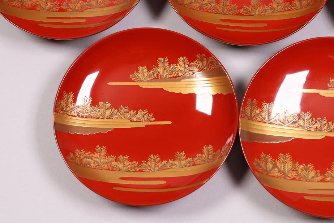 【CM228】木製漆器 若松と梅 金蒔絵 朱塗 引盃 五客 天然木 盃 杯 懐石