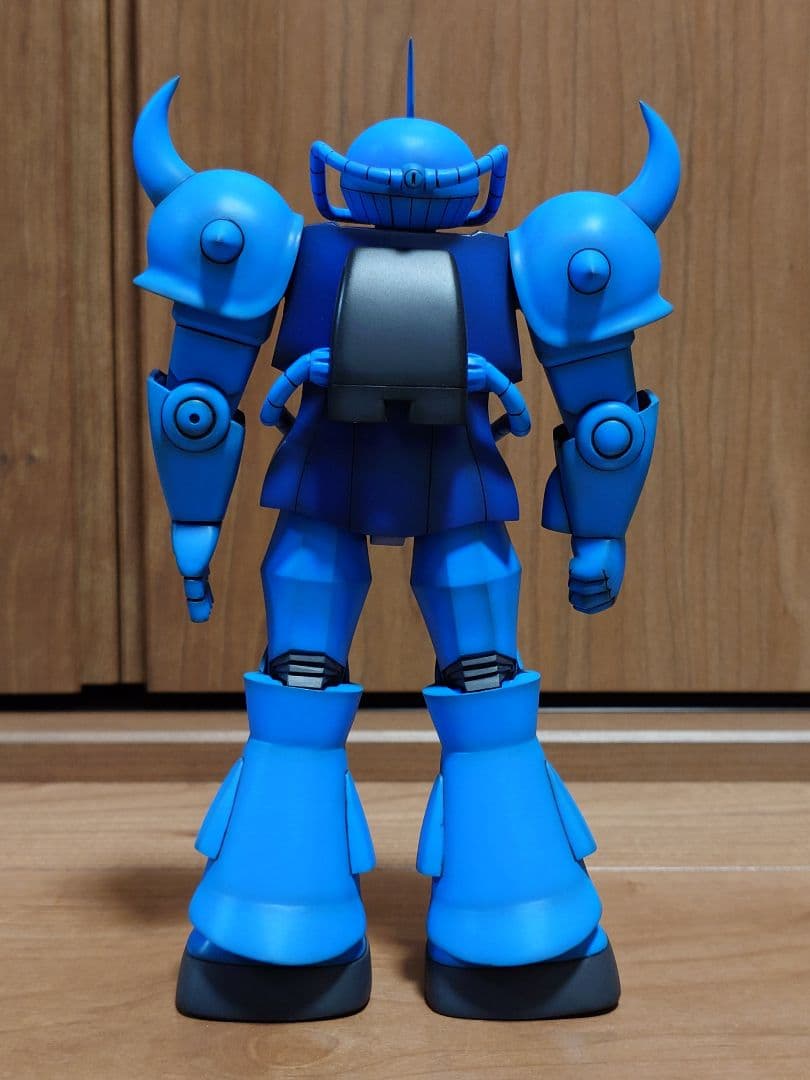 グフ旧キット完成品1:100スケ−ル