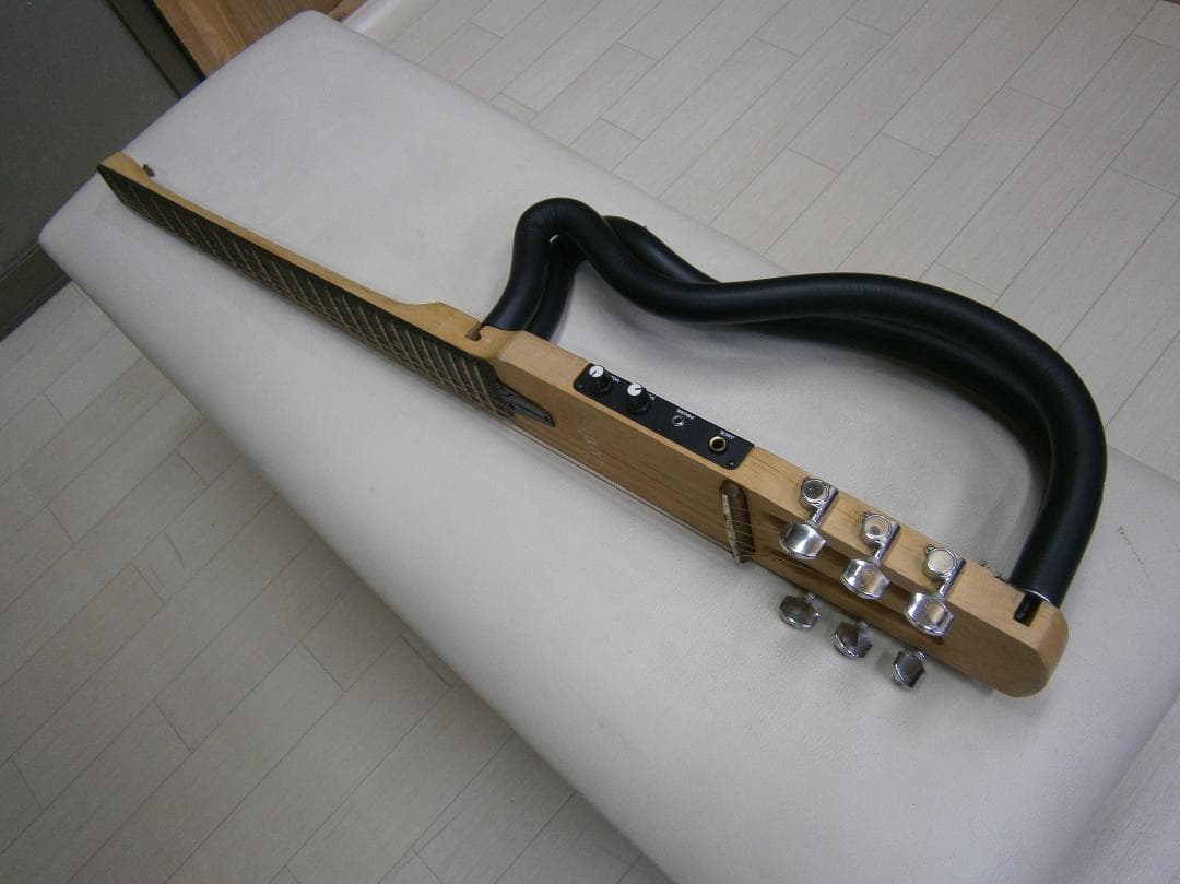 Ａrtisan＜サイレント・トラベルギター＞折り畳みタイプ