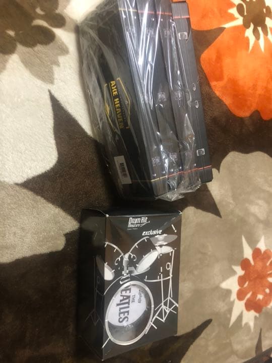 ビートルズ　thebeatles ミニチュアギター