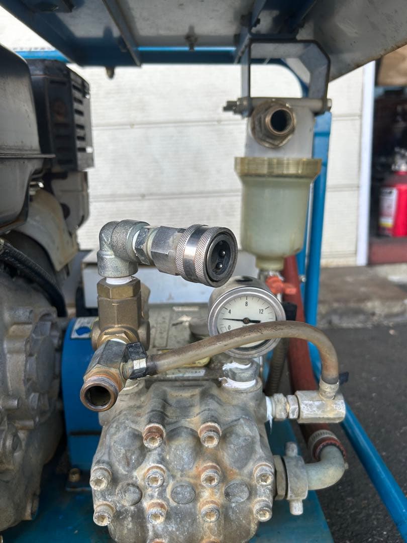 KL1★強い★ツルミ鶴見製作所エンジン式高圧洗浄機　多水量型　HPJ-680ES