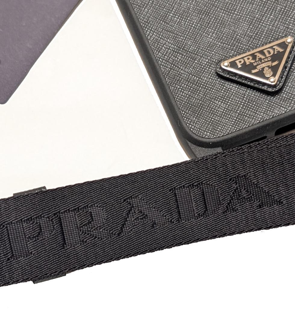 新品　PRADA　プラダ　iPhone 14 PLUS ケース　サフィアーノ