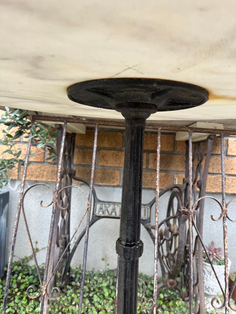 子猫のコーチャン アイアン 大理石 丸テーブル ガーデニング