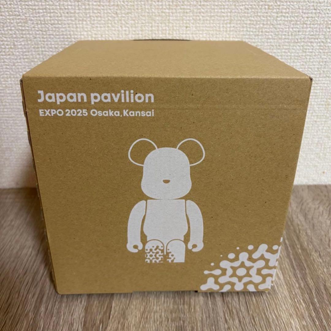 大阪関西万博　日本館限定フィギュア3体 　ベアブリック　ハローキティ　ドラえもん