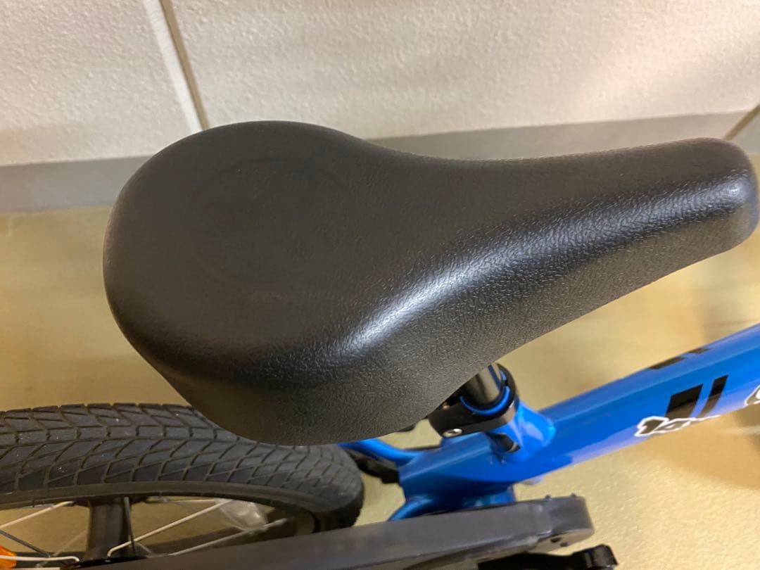 超美品⭐︎都内引渡し可能ストライダー 14x ブルー スタンド付き 14インチ