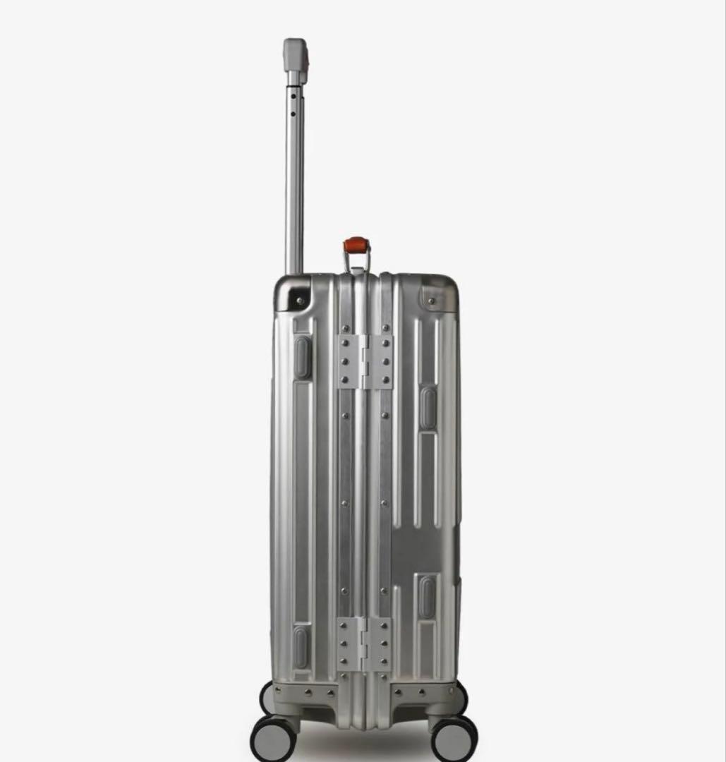 新品未使用未開封innovatorINV1811STPアルミスーツケース