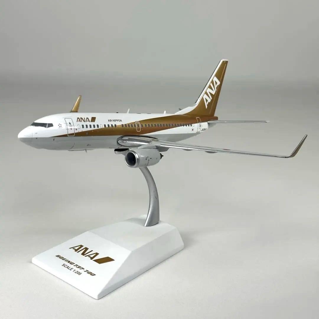 1/200 JCWings ANA ゴールドジェット B737-700
