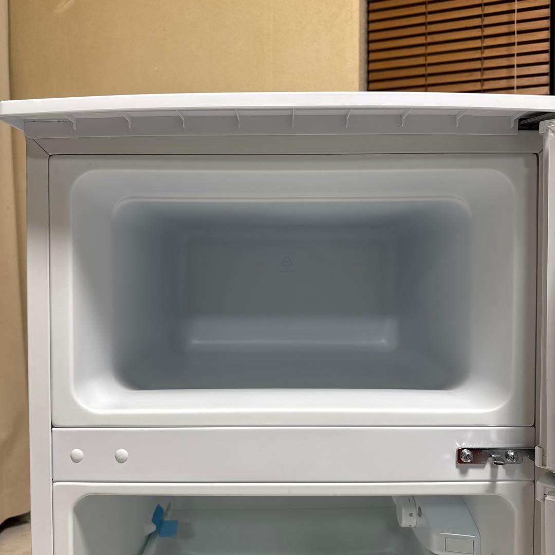 COMFEE 2022年製 2ドア冷蔵庫 90L 右開き ホワイト 耐熱天板