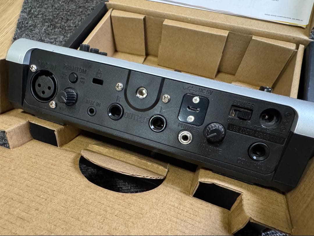 ZOOM V3 Vocal Processor 箱・説明書付