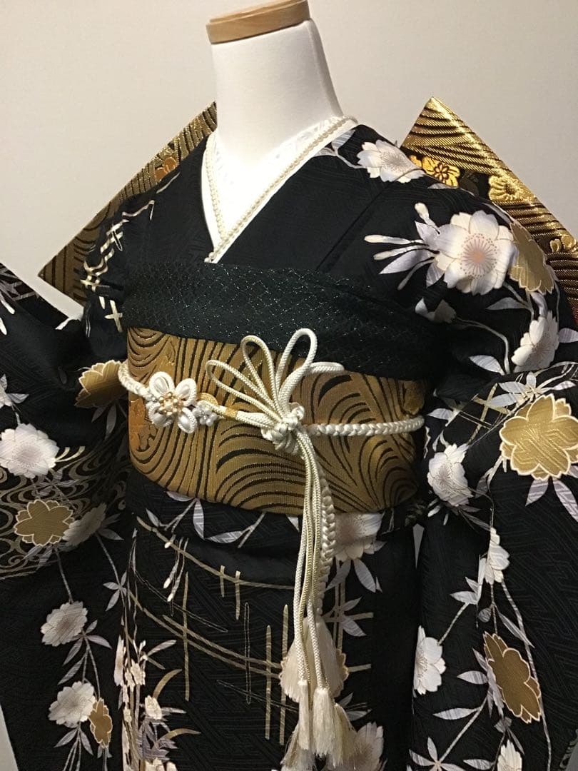 振袖フルセット　黒　白　金　金彩　金糸刺繍　振袖6点セット　成人式