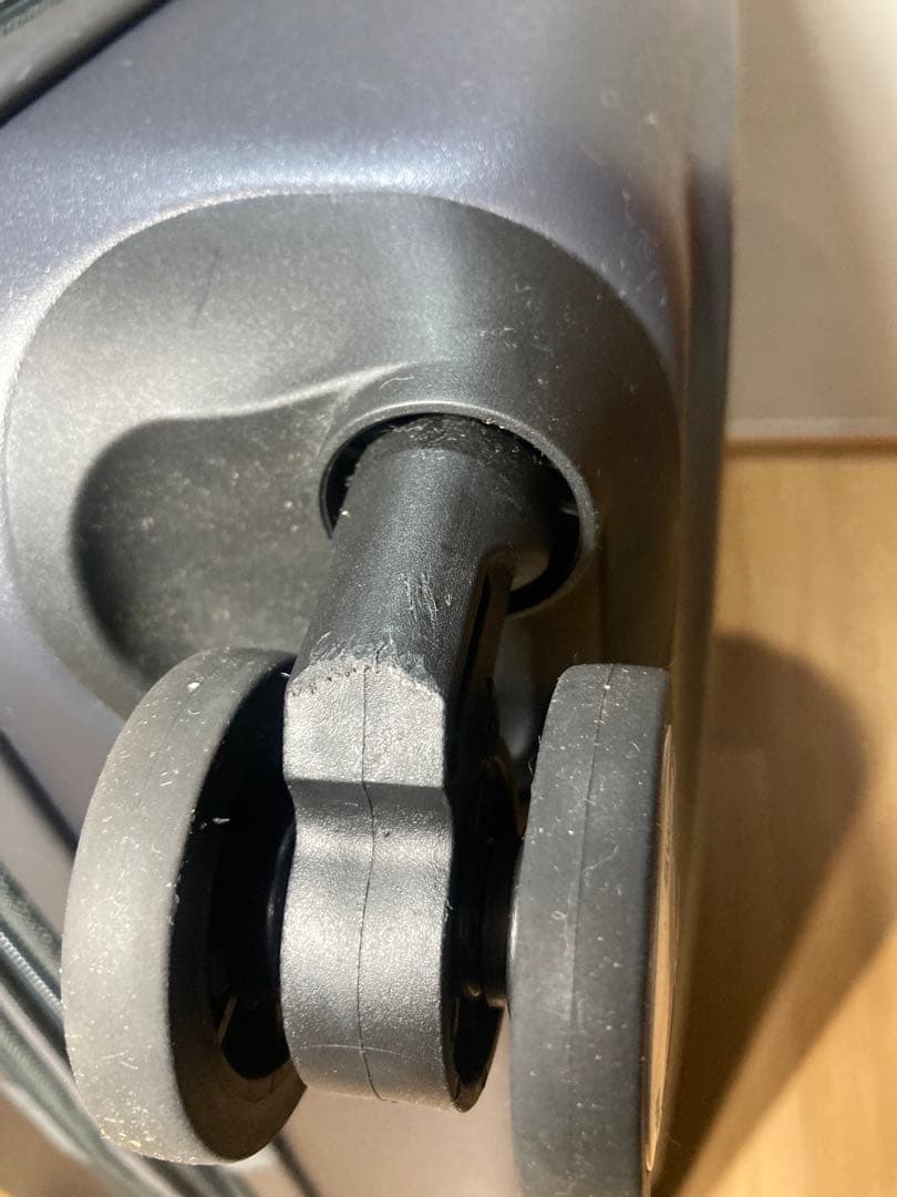 スイスミリタリー キャリーケース 18インチ　37L（拡張時42L）