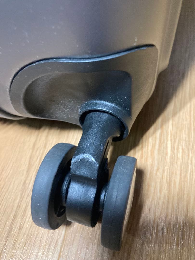 スイスミリタリー キャリーケース 18インチ　37L（拡張時42L）